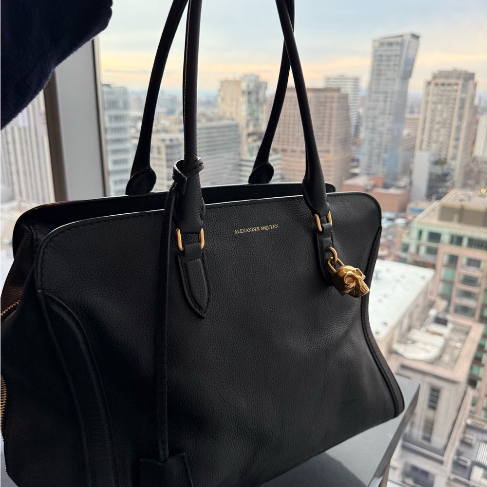 Alexander McQueen Black Skull Padlock Leather Shoulder Bag/ Tote